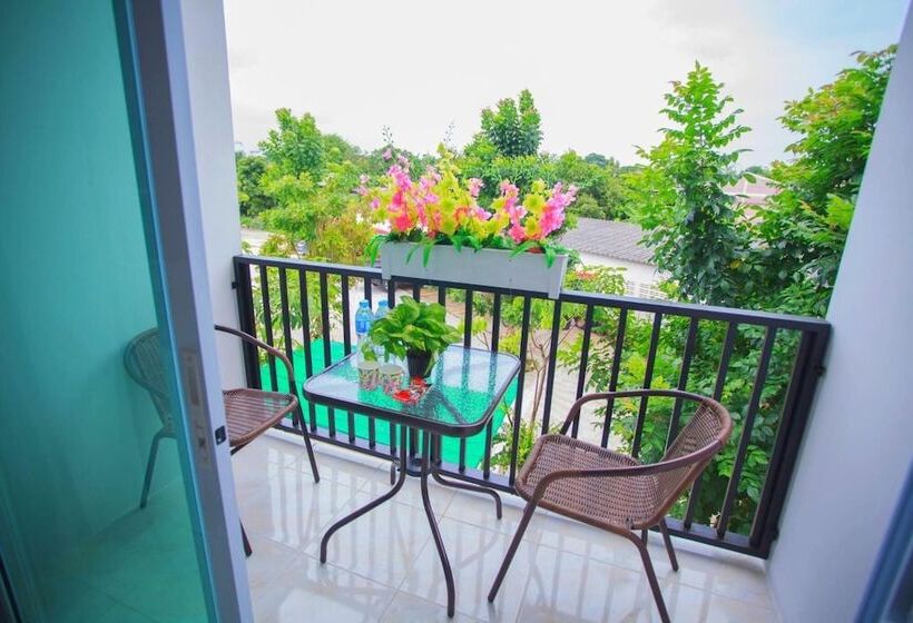 Отель Pantip Boutique