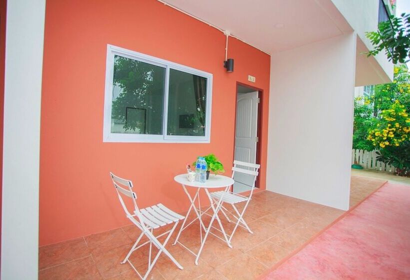 Отель Pantip Boutique