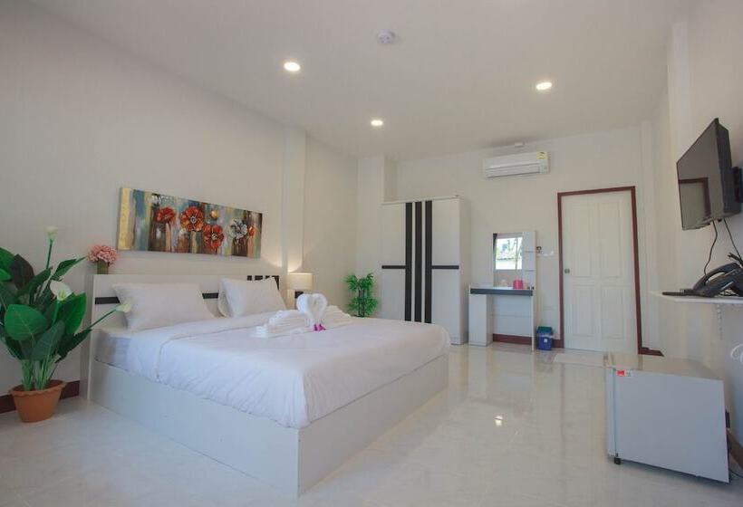 Отель Pantip Boutique