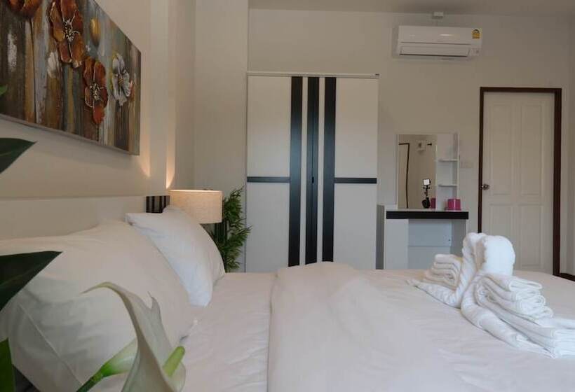 Отель Pantip Boutique