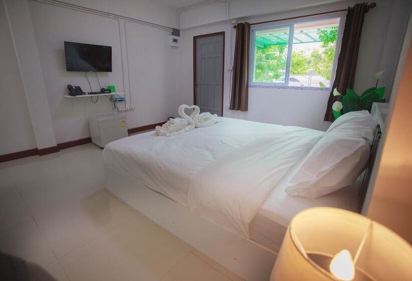 Отель Pantip Boutique