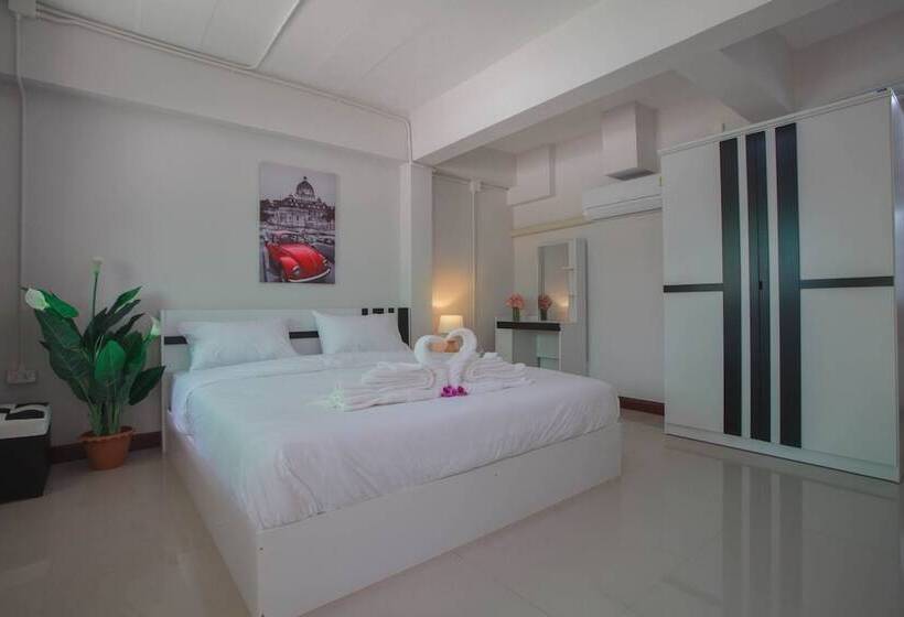 Отель Pantip Boutique