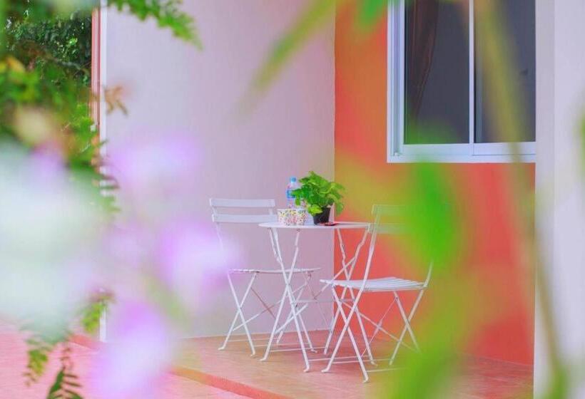 Отель Pantip Boutique