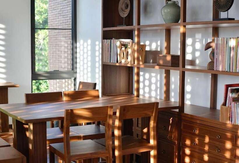 Отель Sansuntree