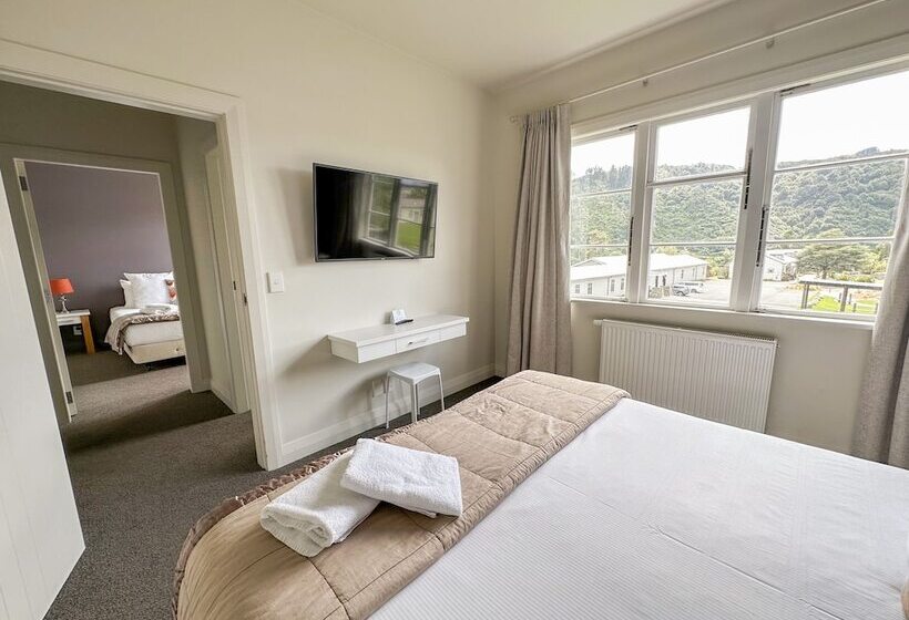 فندق Silverstream Retreat