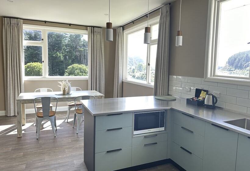 فندق Silverstream Retreat