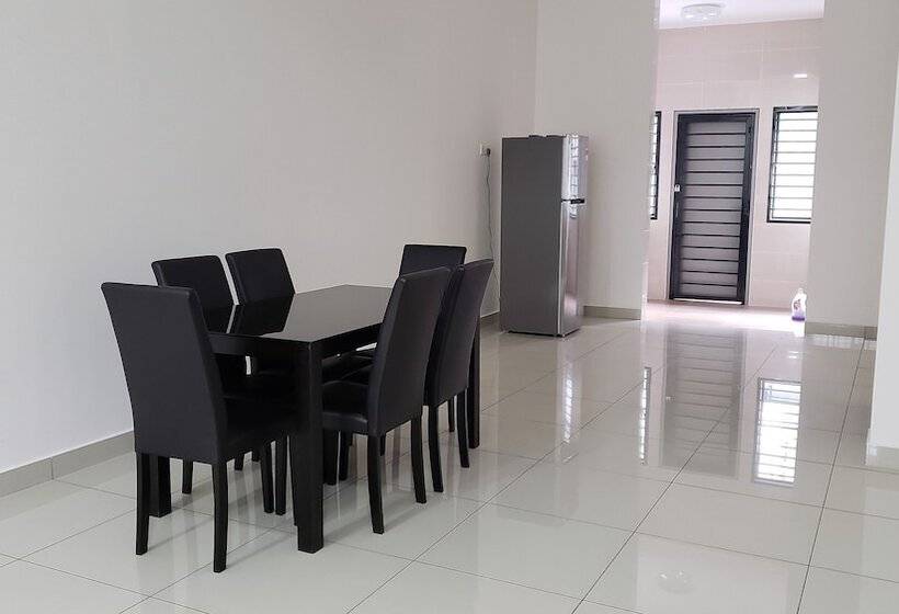 ホテル Sr Home Stay At Klia