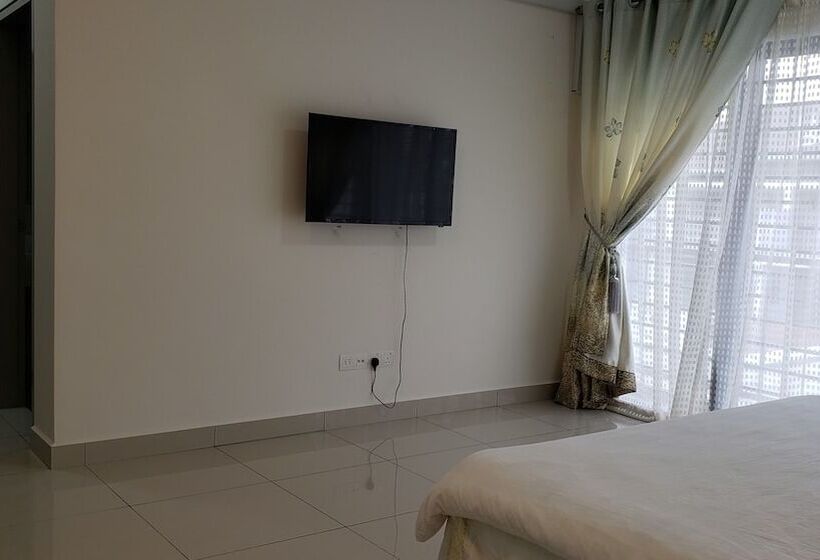 هتل Sr Home Stay At Klia