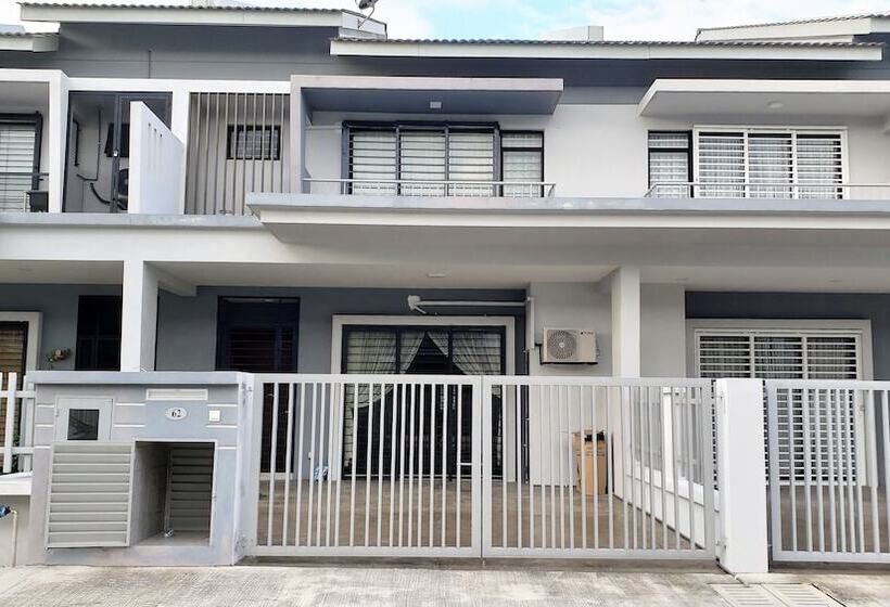 ホテル Sr Home Stay At Klia