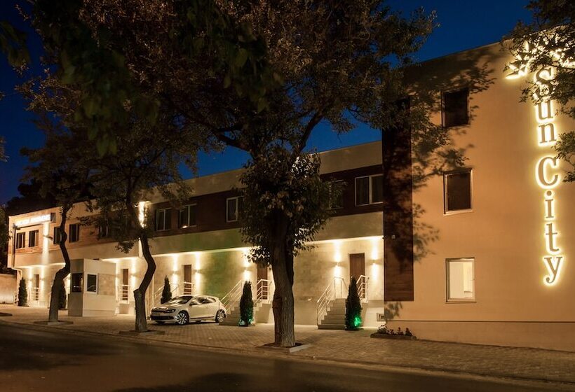 هتل Sun City Arcadia Apartments