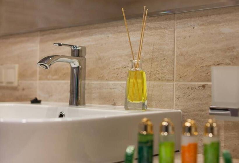 هتل Sun City Arcadia Apartments