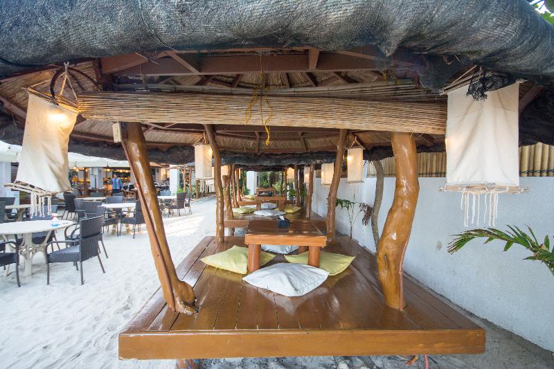 בית מלון כפרי Sur Beach Resort Boracay