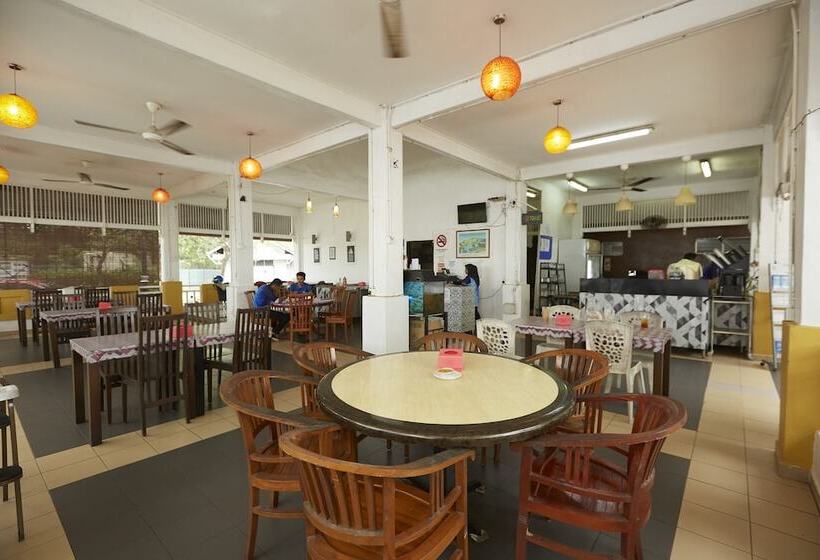 فندق Terengganu Equestrian Resort