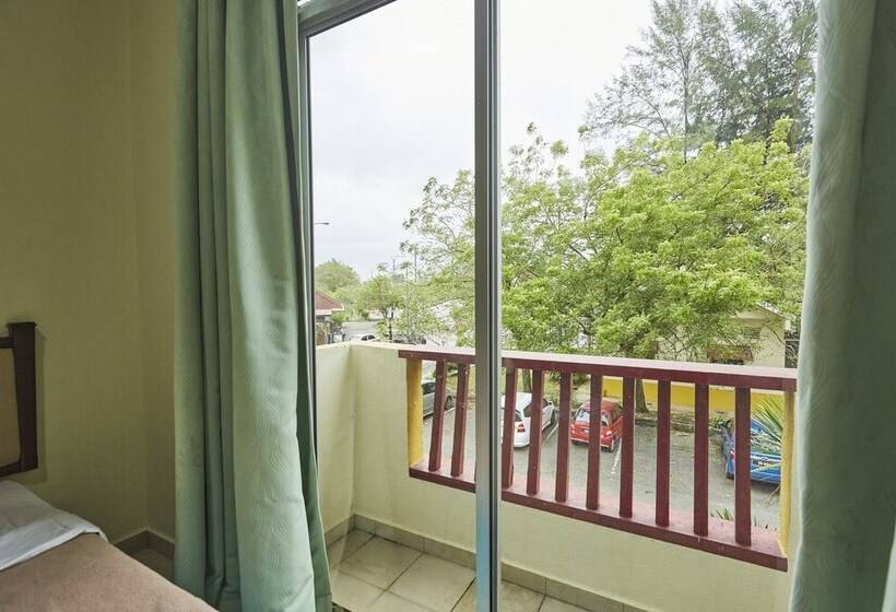 فندق Terengganu Equestrian Resort