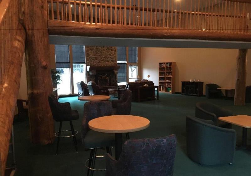 فندق The Inn At Priest Lake