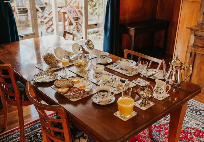 בית מלון כפרי Tongariro Crossing Lodge