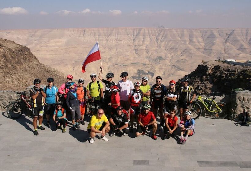 هتل Trajan Guest House   Hostel