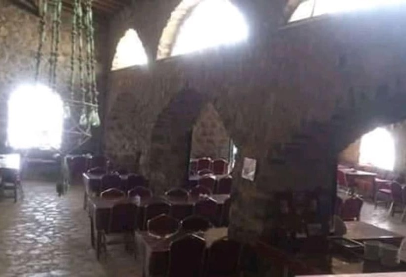 هتل Trajan Guest House Hostel