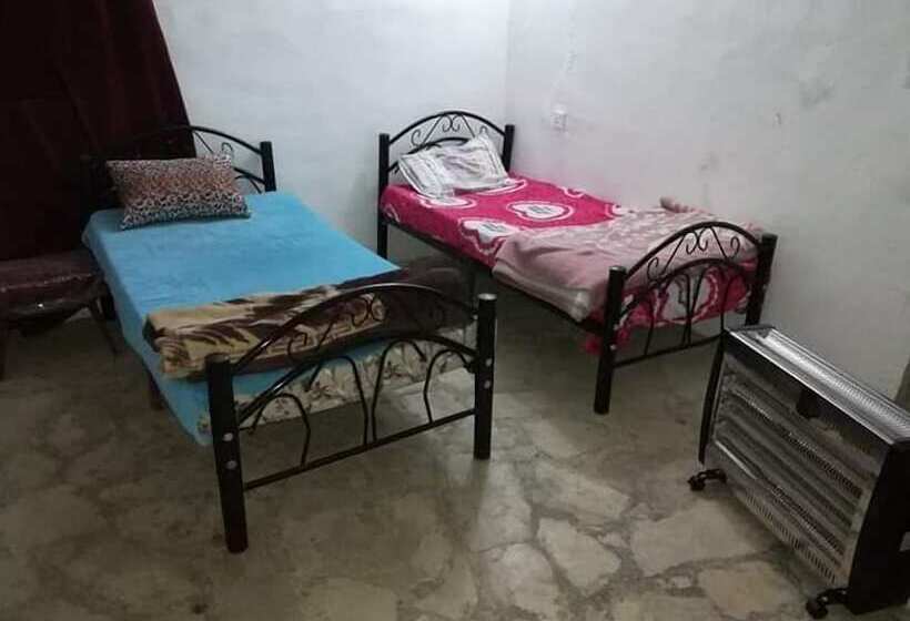 هتل Trajan Guest House   Hostel