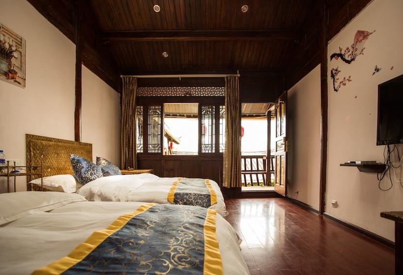 Отель Travel Around The World Inn