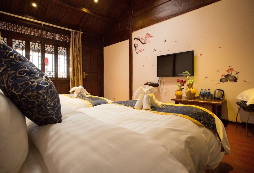 Отель Travel Around The World Inn