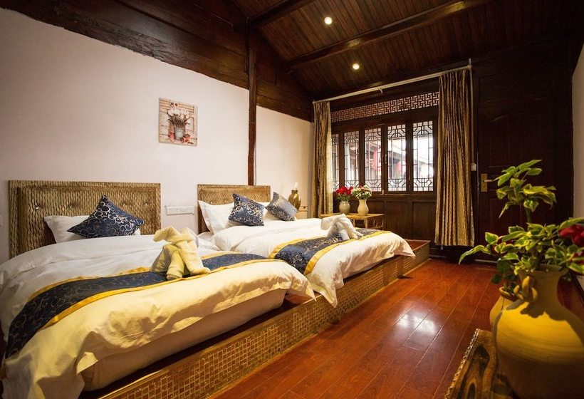 Отель Travel Around The World Inn