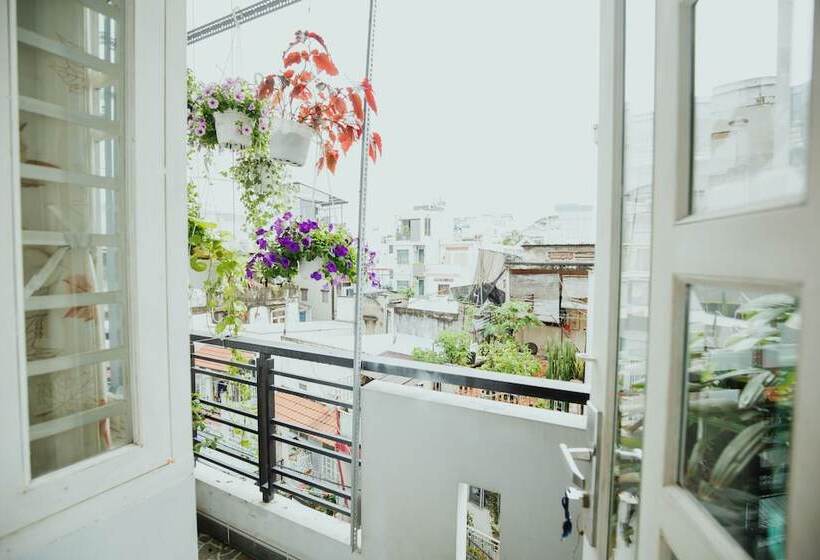 هتل Urban House Saigon 2