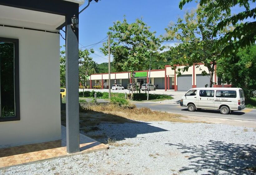 בית מלון כפרי Wave Langkawi Inn