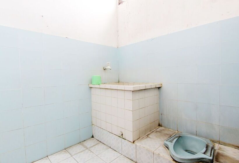 Отель Wisma Sarjana Syariah  Khusus Putri