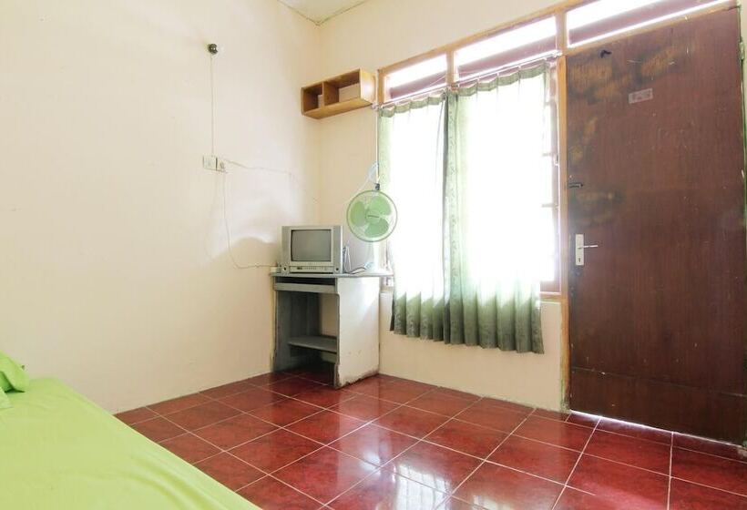 Отель Wisma Sarjana Syariah  Khusus Putri