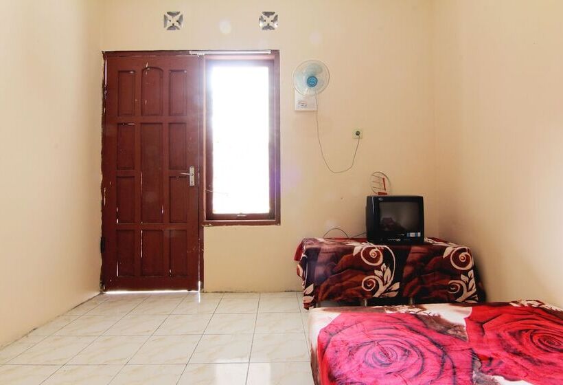 Отель Wisma Sarjana Syariah  Khusus Putri