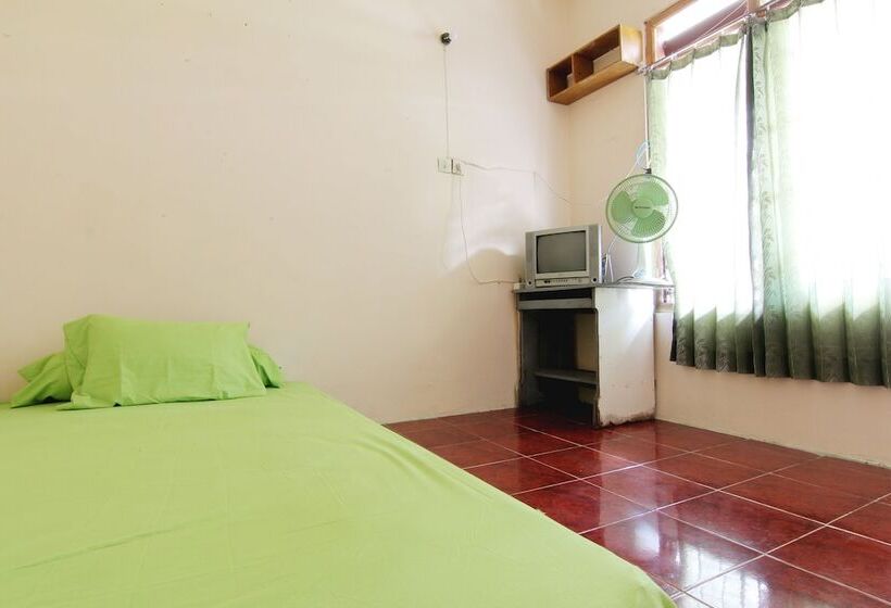 Отель Wisma Sarjana Syariah  Khusus Putri