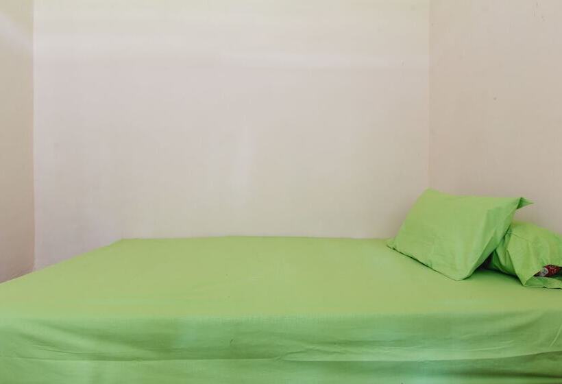 Отель Wisma Sarjana Syariah  Khusus Putri