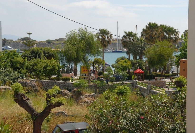 Sonia Hotel & Suites