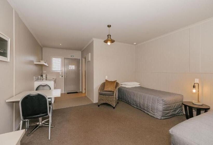 South Street West Motel