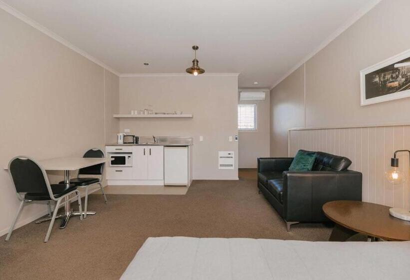 South Street West Motel