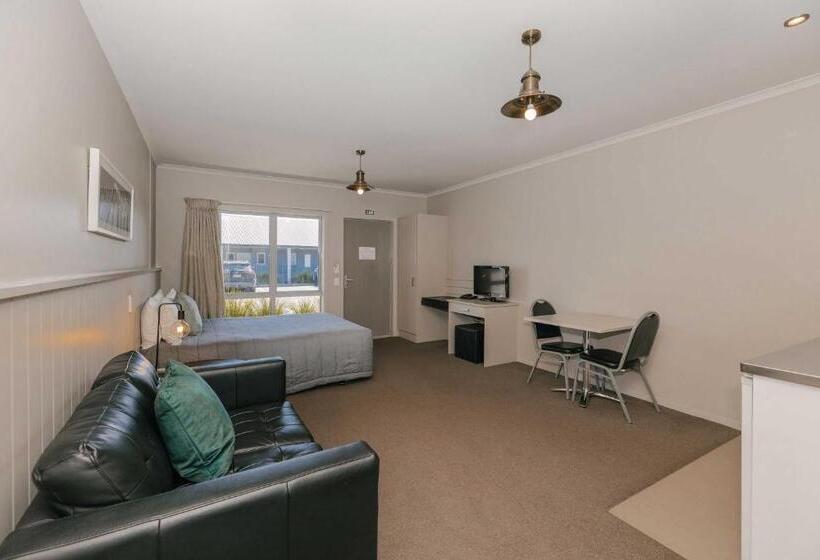 South Street West Motel