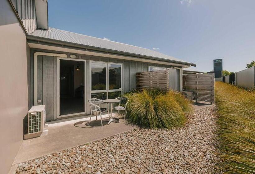 South Street West Motel