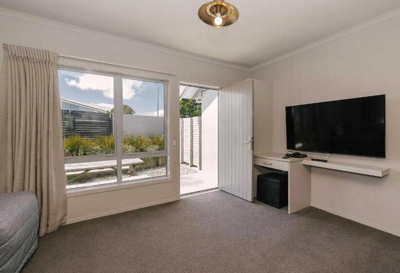 South Street West Motel