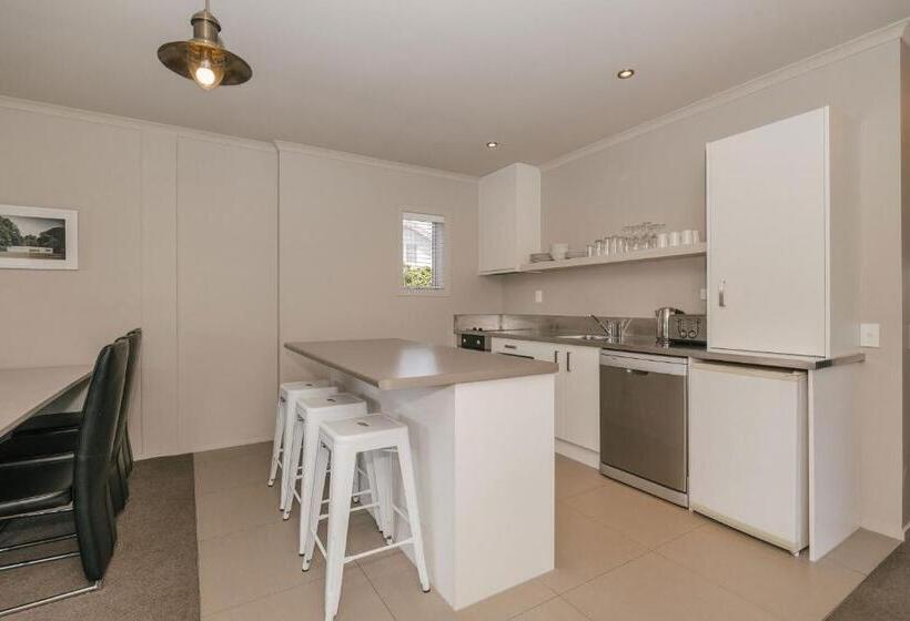 South Street West Motel