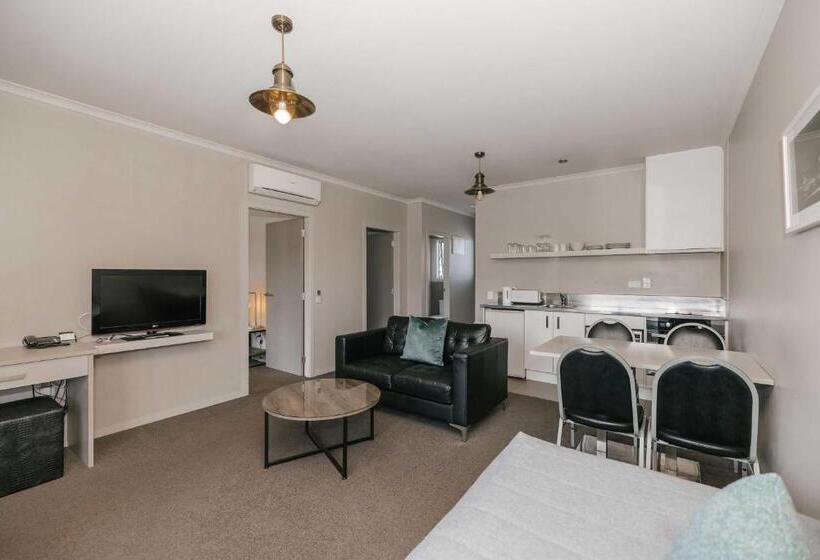 South Street West Motel