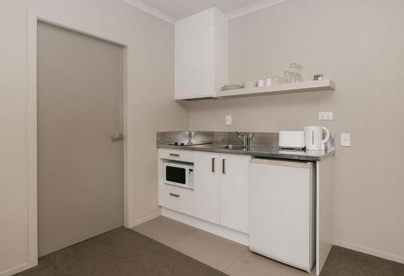 South Street West Motel