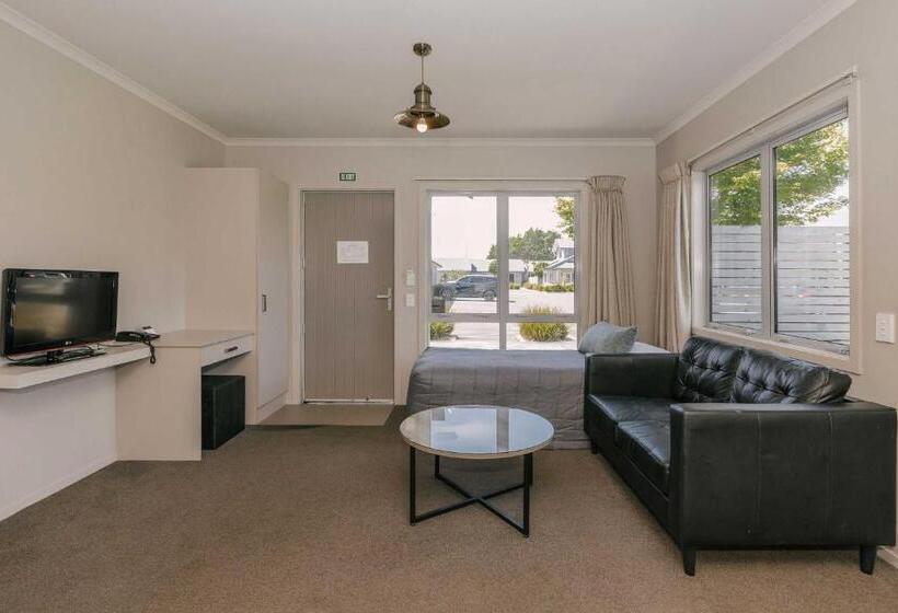 South Street West Motel