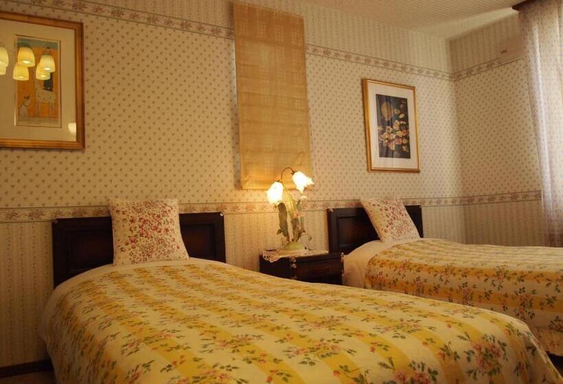 Petit Hotel Corinthian