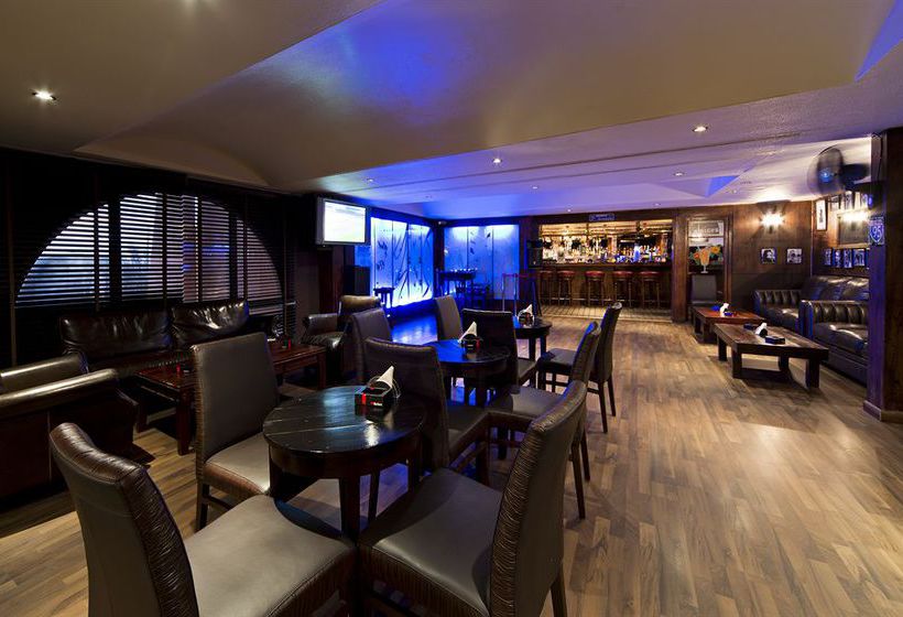 Отель Golden Tulip Al Jazira