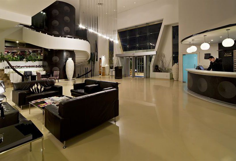 Отель Golden Tulip Al Jazira