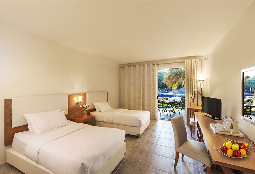 Отель Golden Tulip Al Jazira