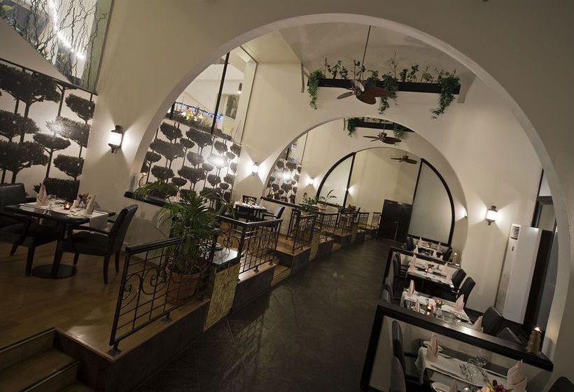 Отель Golden Tulip Al Jazira