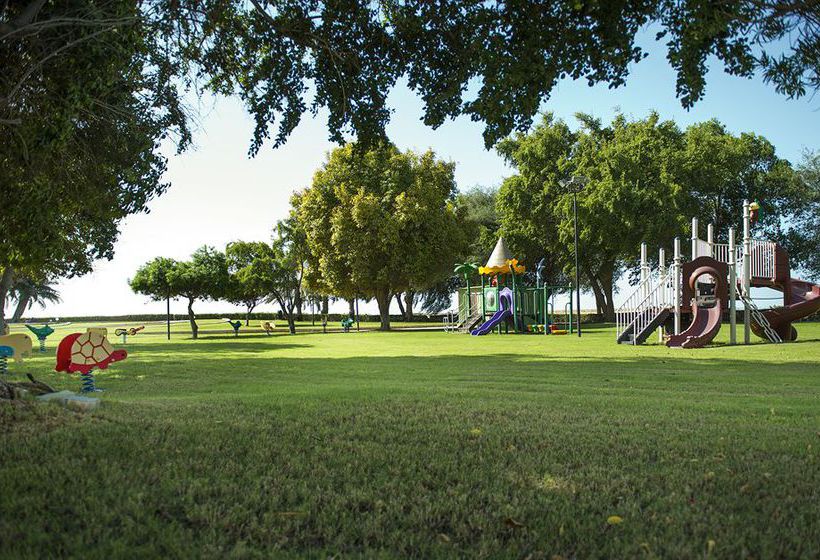 Отель Golden Tulip Al Jazira