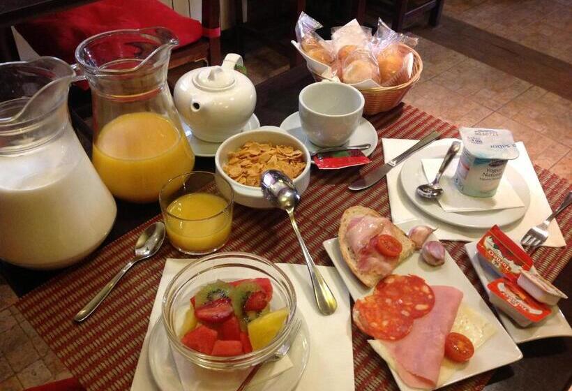 مسافرخانه Pradets